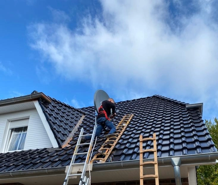 Montage einer SAT-Anlage