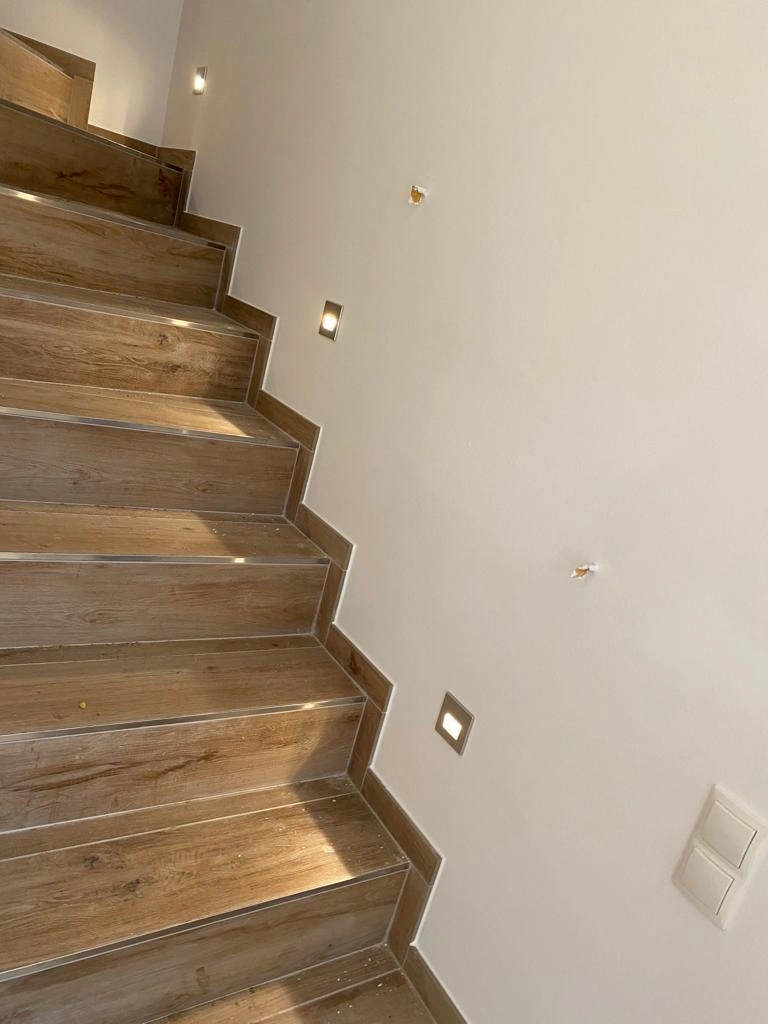 Beleuchtete Treppenstufen